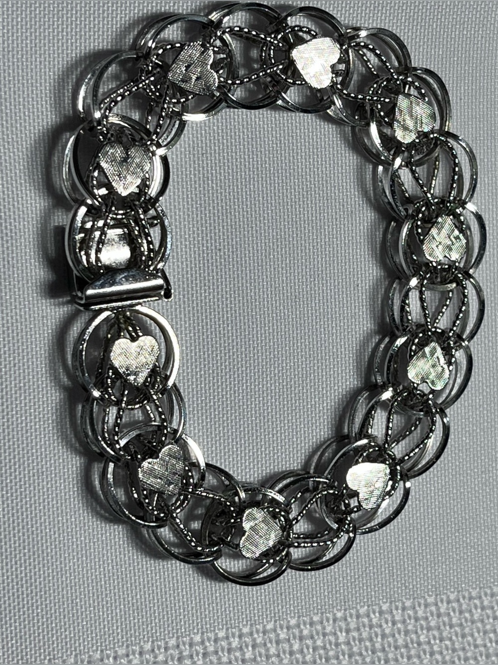 Vintage Sterling Silver Heart Link Bracelet
Open link. Charm bracelet or as is!